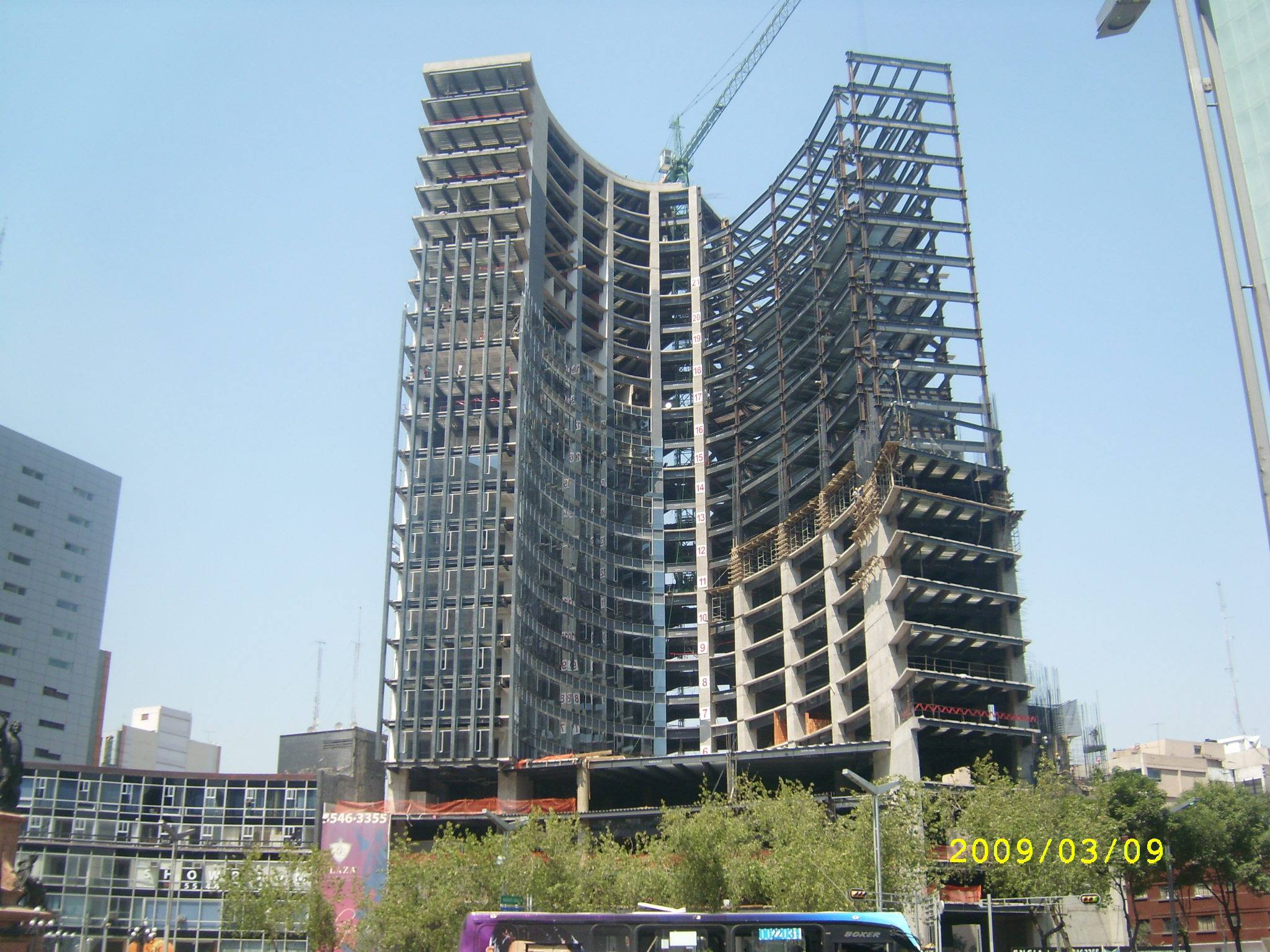 Reforma 77
